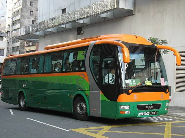 粤Z港车牌的两地车巴士 粤Z港车牌的两地车巴士