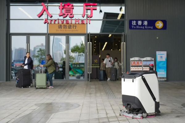 口岸扫地机器人