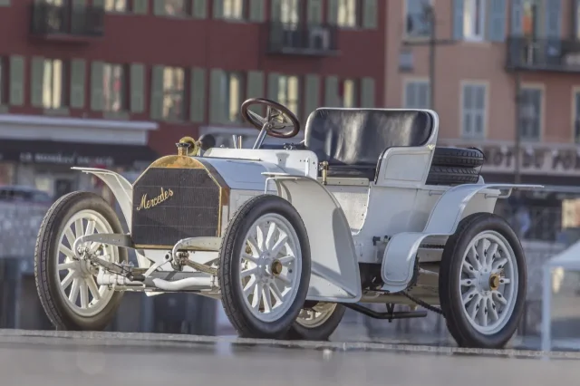 1900 年的 Mercedes 35 hp 1900 年的 Mercedes 35 hp